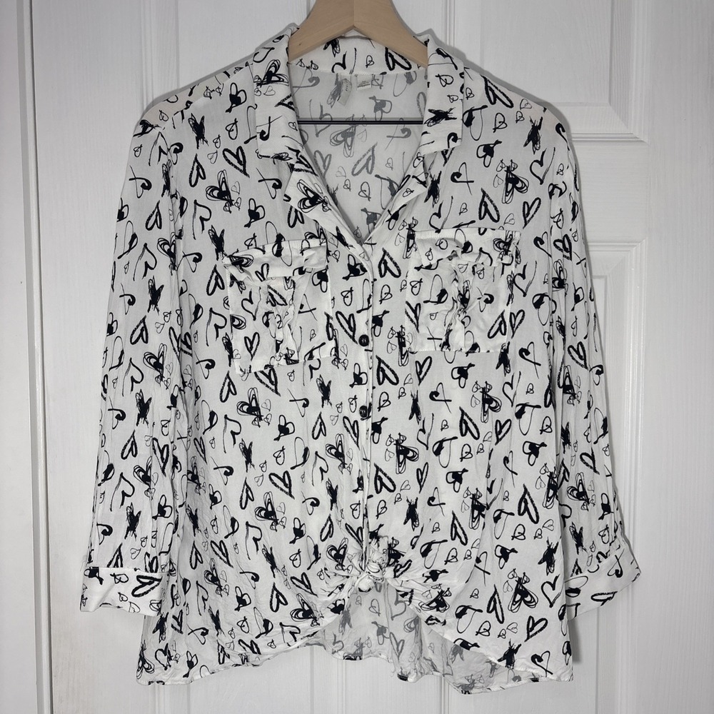 C Est. 1946 Womens White with Black Hearts Blouse Tie Knot Button Up Top Sz XL